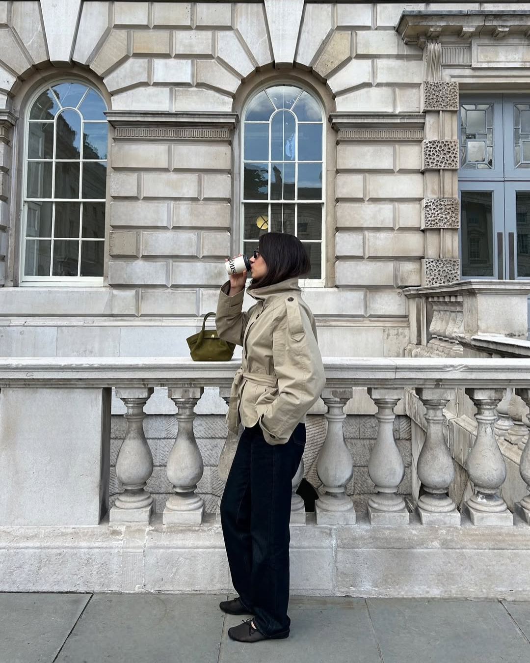 Esther – Trench court élégant