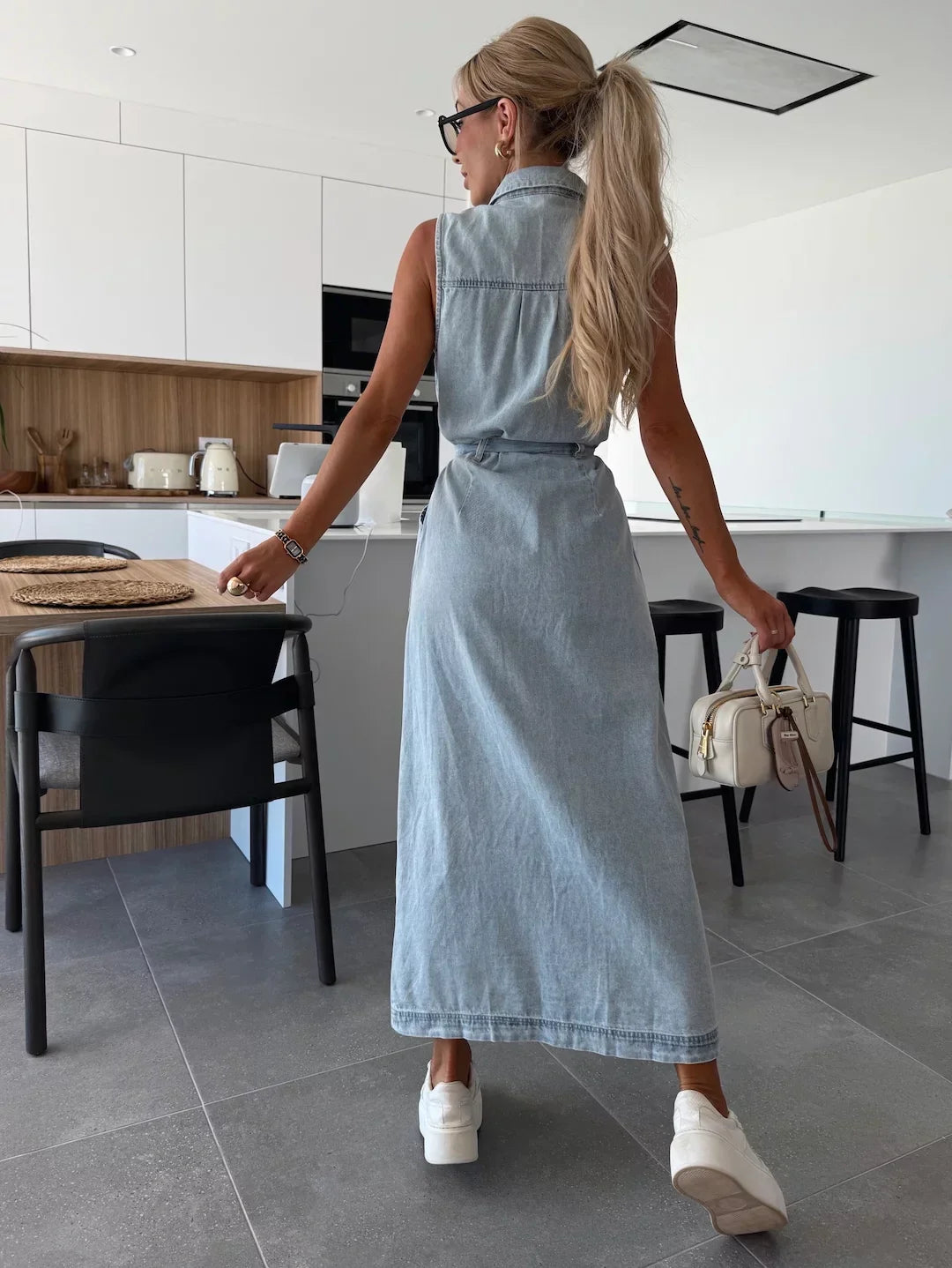 Doriane – Robe longue en denim avec détails boutons