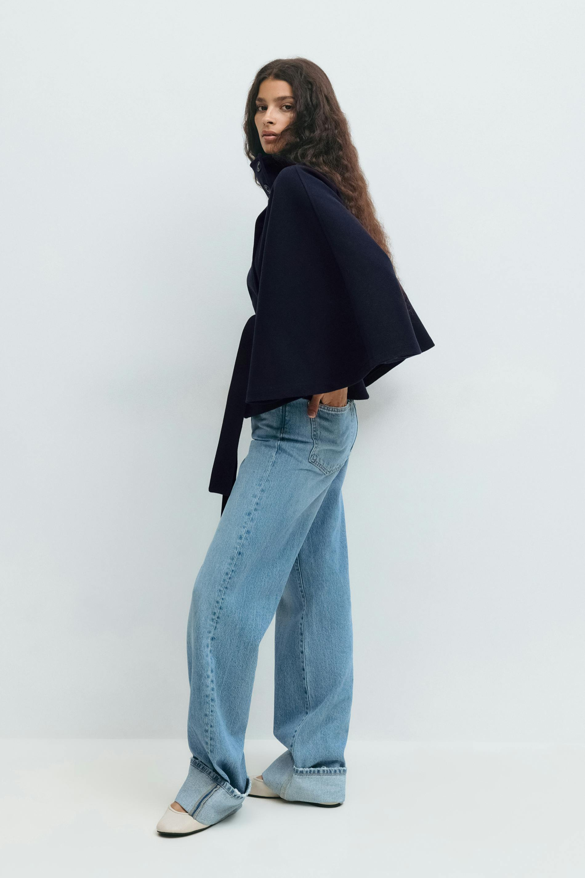 Lison – Veste cape ceinturée élégante