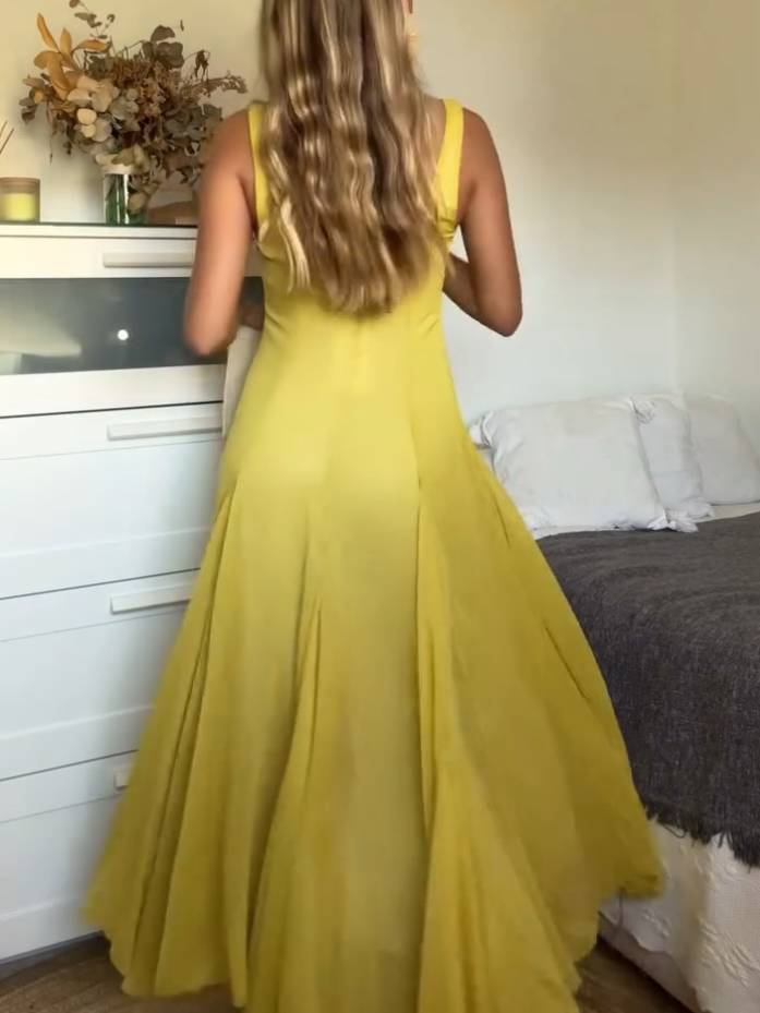 Maïlys – Robe longue à col carré