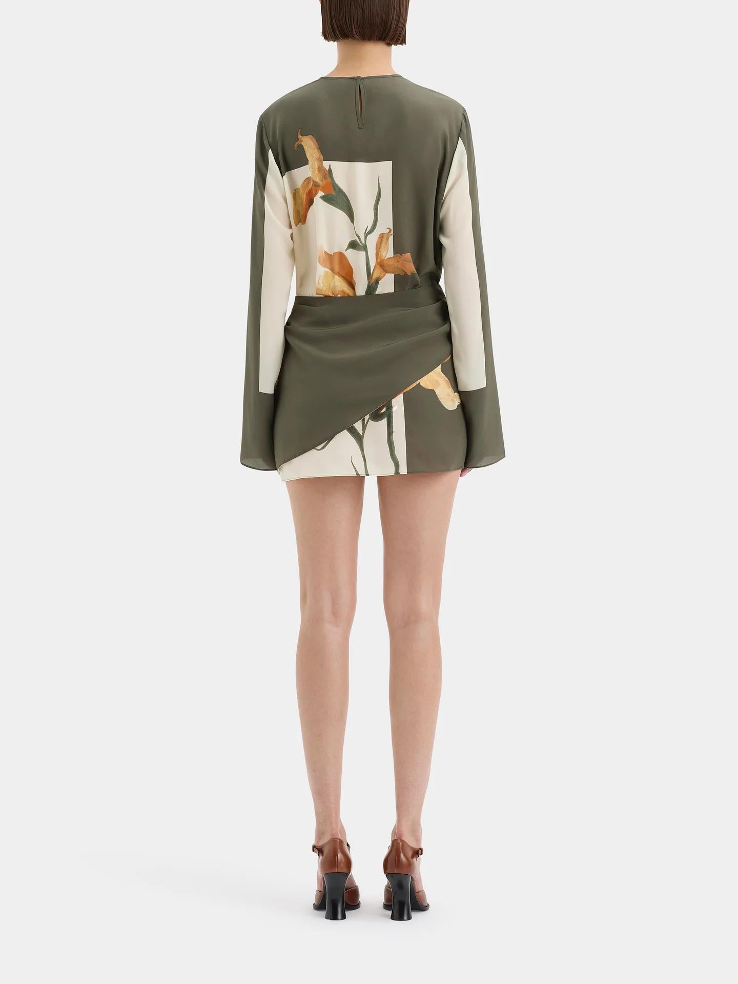 Giselle - Robe courte torsadée en crêpe