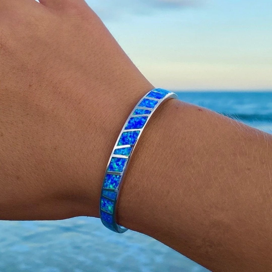 Azuriane – Bracelet en argent avec pierre d’opale bleue