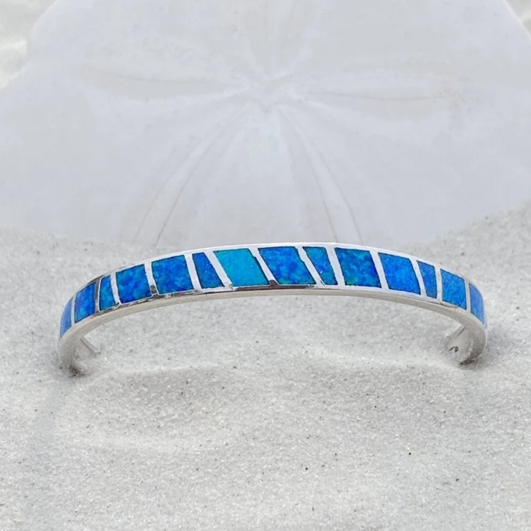 Azuriane – Bracelet en argent avec pierre d’opale bleue