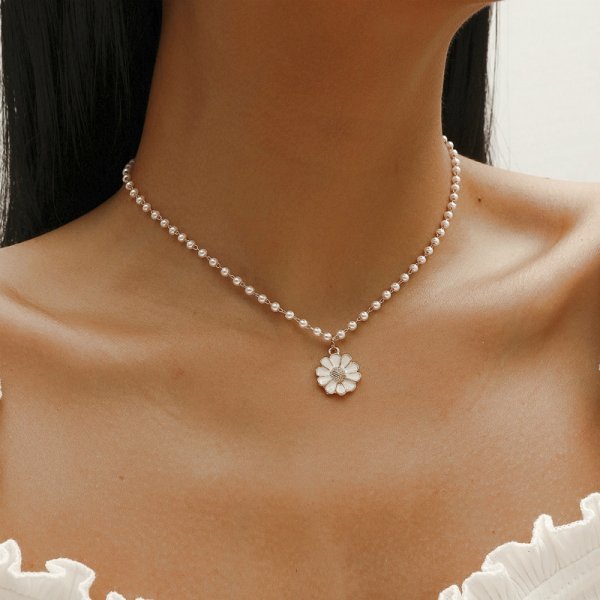 Margelune – Collier de perles avec marguerite