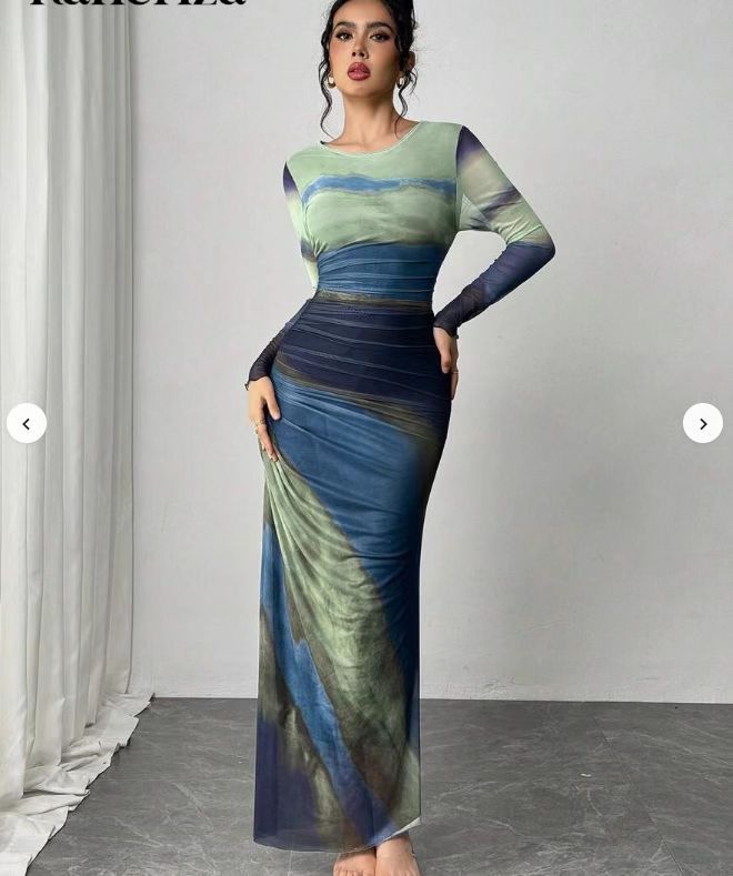 Margot – Robe longue moulante imprimée à manches longues