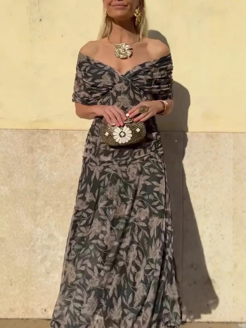 Naomi – Robe longue fluide à motif floral