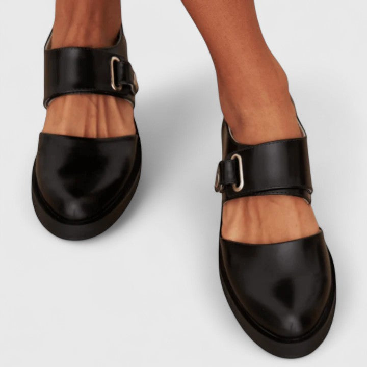 Lysanne – Chaussures rétro élégantes avec boucle métallique
