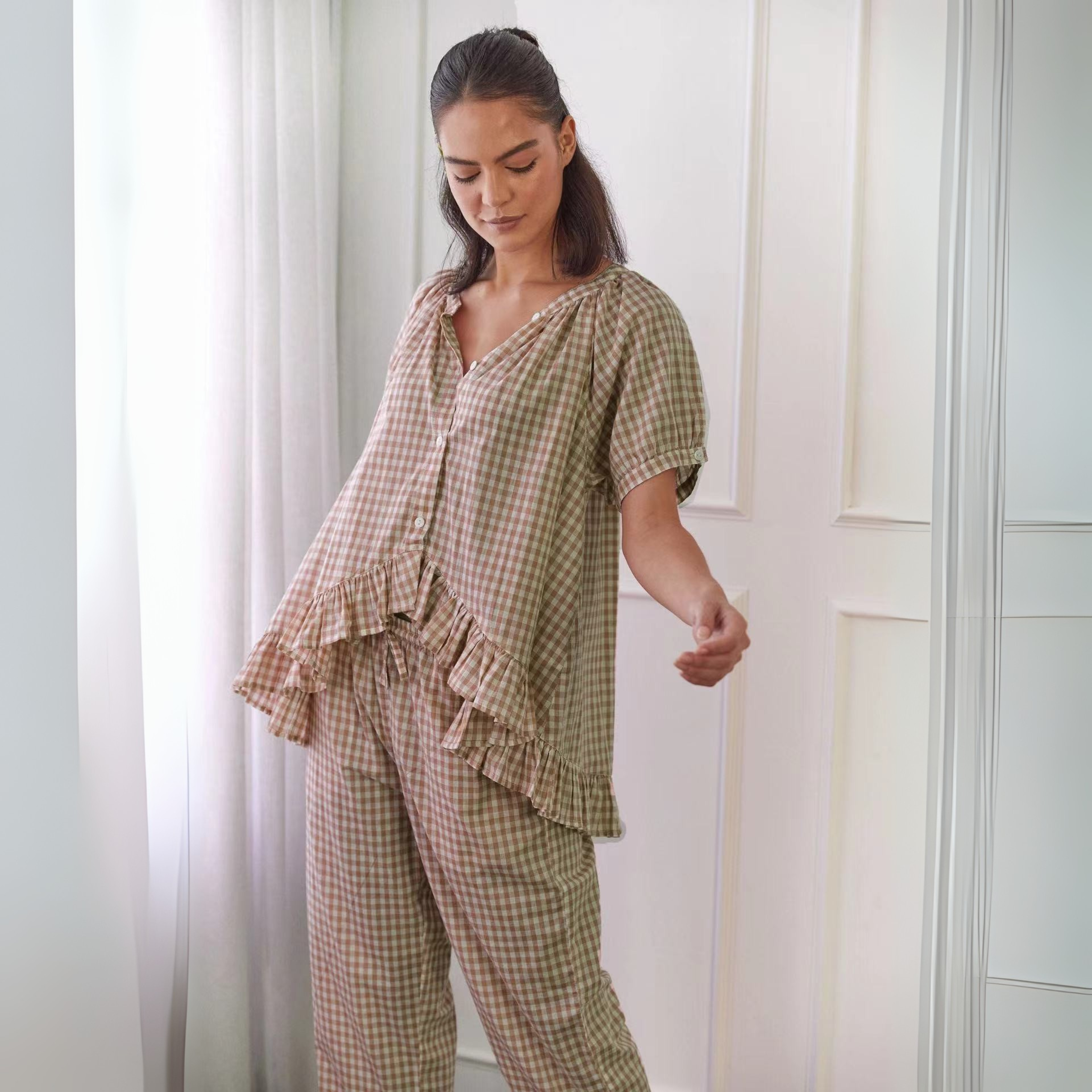 Delia - Ensemble top à manches bouffantes et pantalon à carreaux