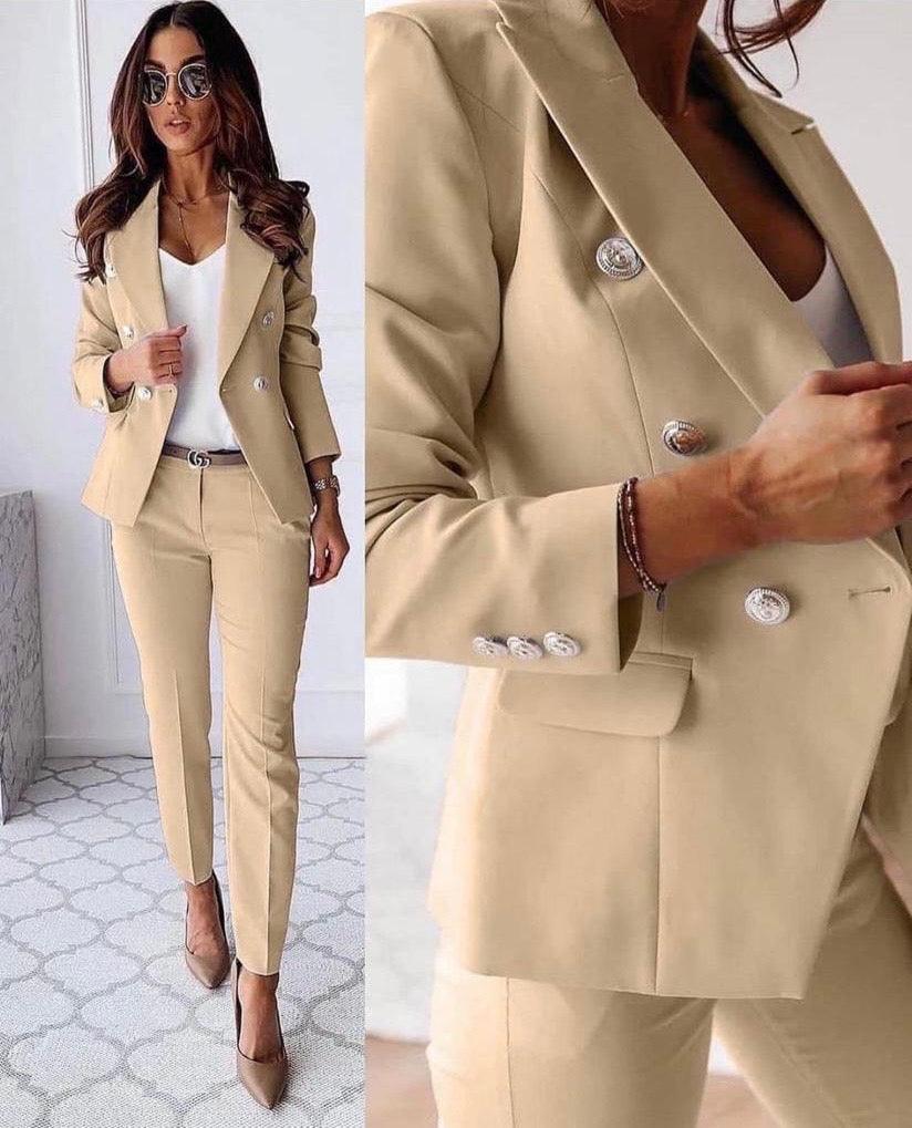 Fantine – Tailleur classique élégant