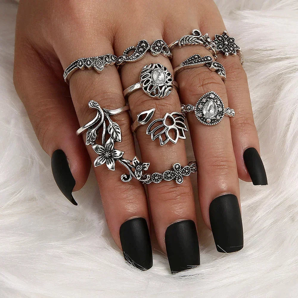 Enchantélia – Set de bagues en argent antique avec détails enchantés