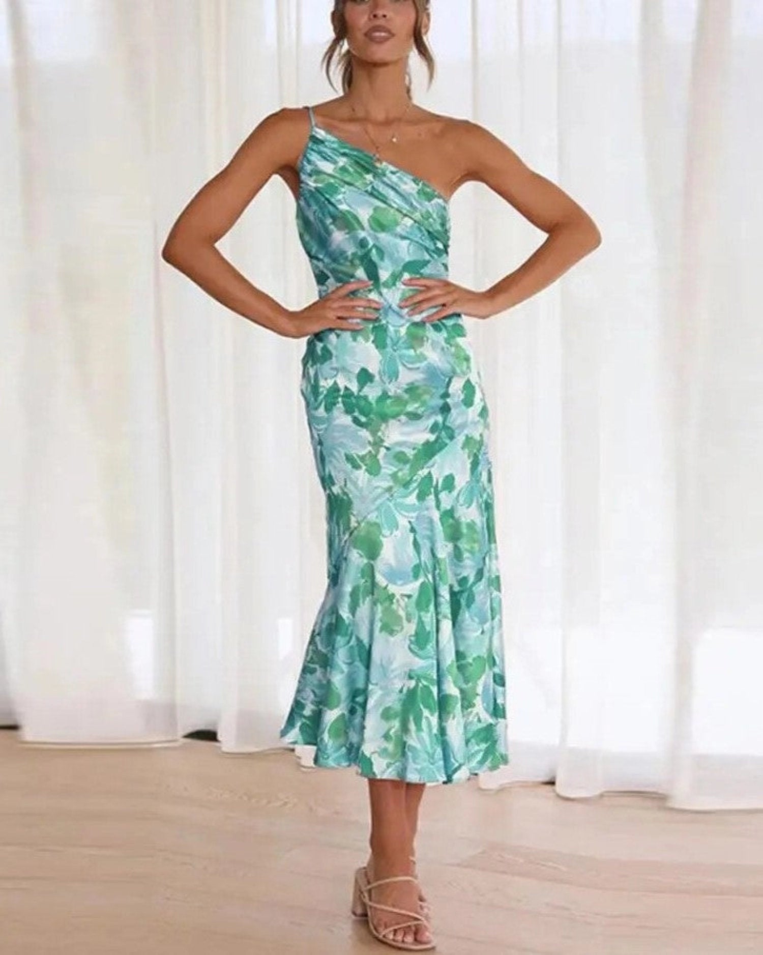 Liorine - Robe longue asymétrique à fleurs