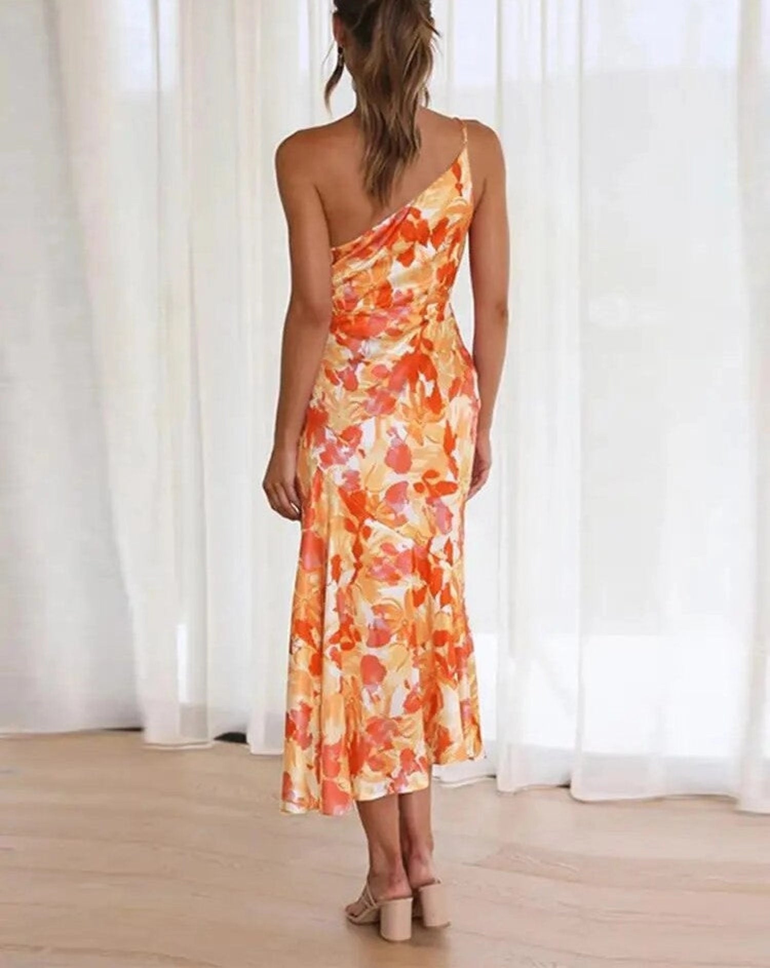 Liorine - Robe longue asymétrique à fleurs