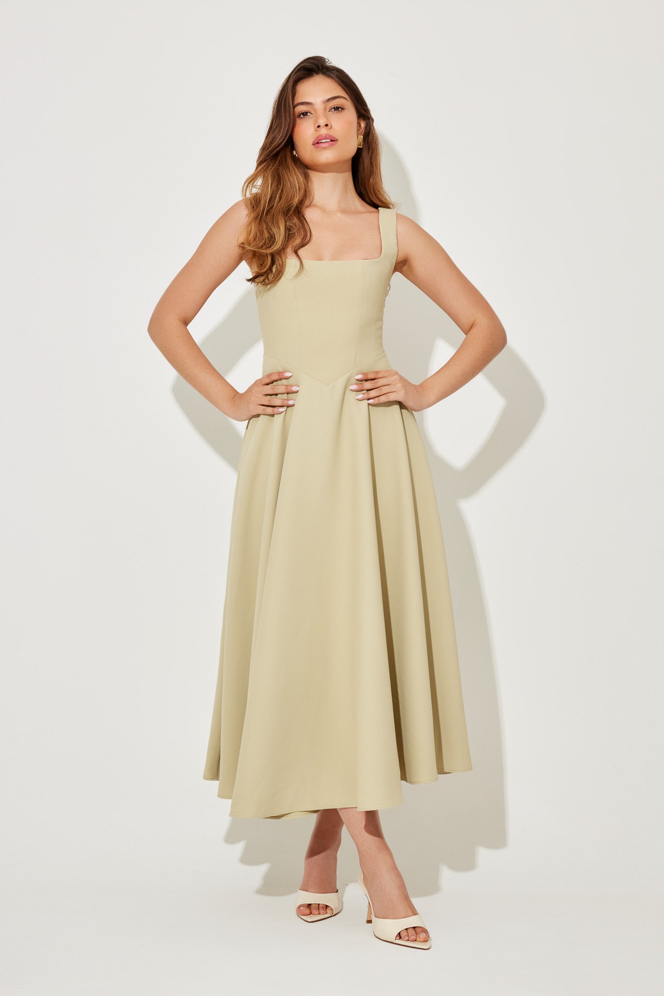 Amélie – Robe midi fluide et élégante