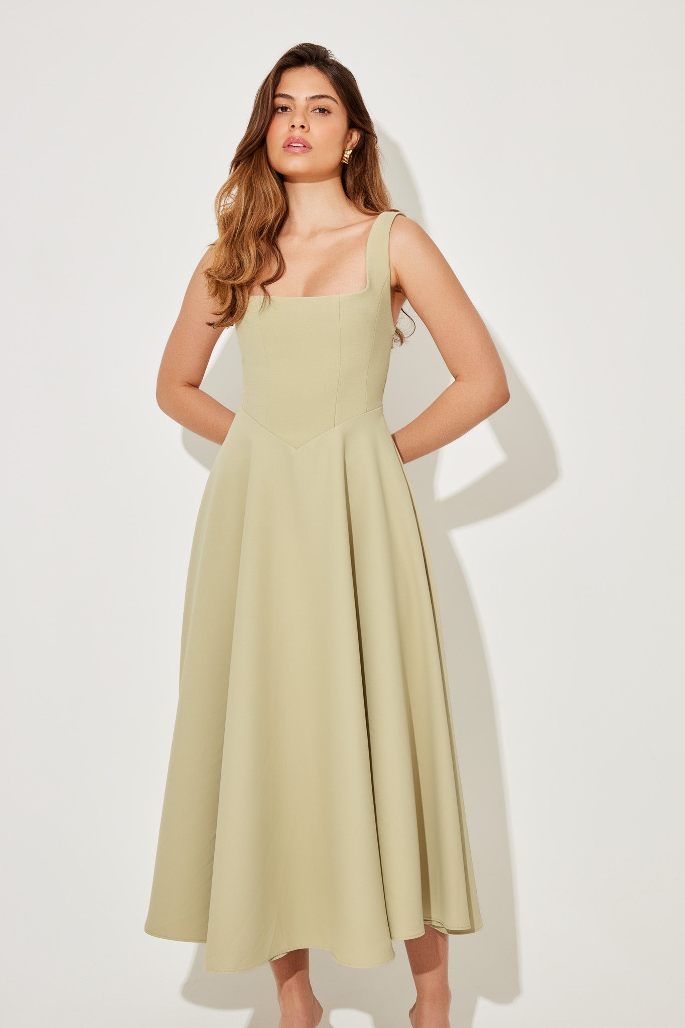 Amélie – Robe midi fluide et élégante