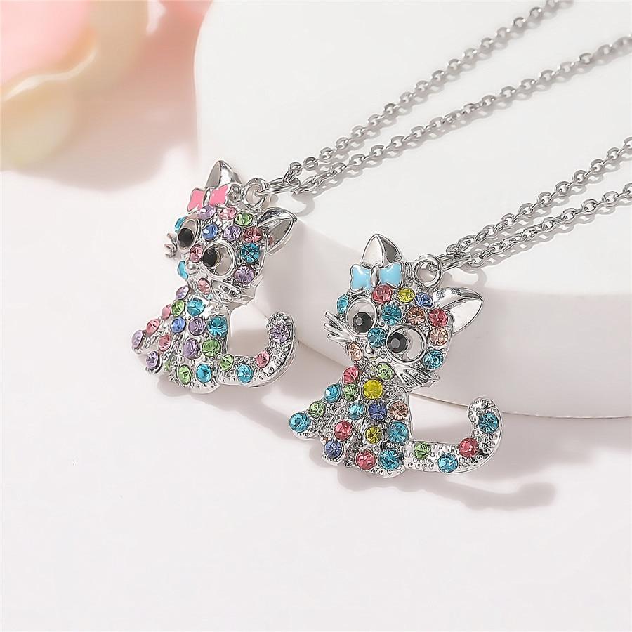 Félicirca – Collier en argent avec pendentif chat et pierres de zirconia colorées