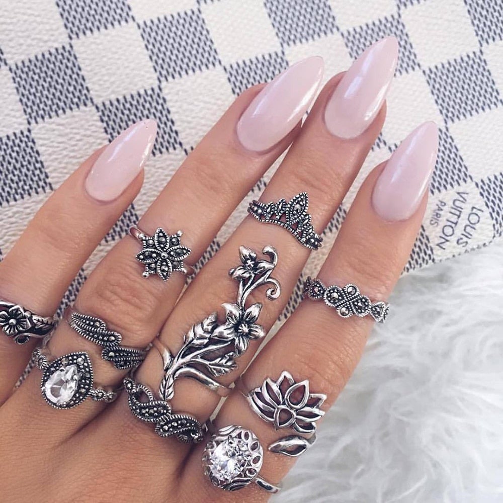 Enchantélia – Set de bagues en argent antique avec détails enchantés