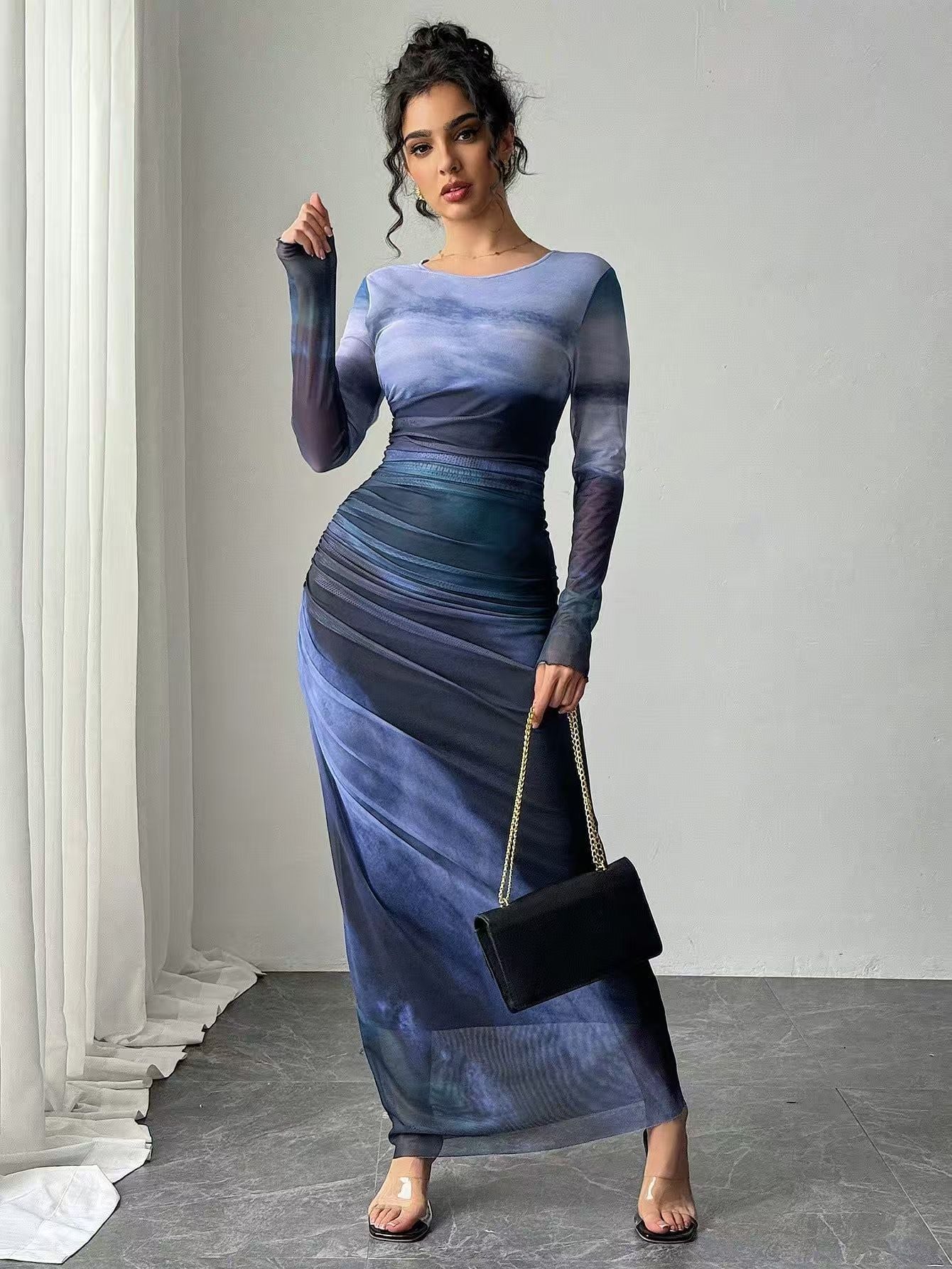 Margot – Robe longue moulante imprimée à manches longues