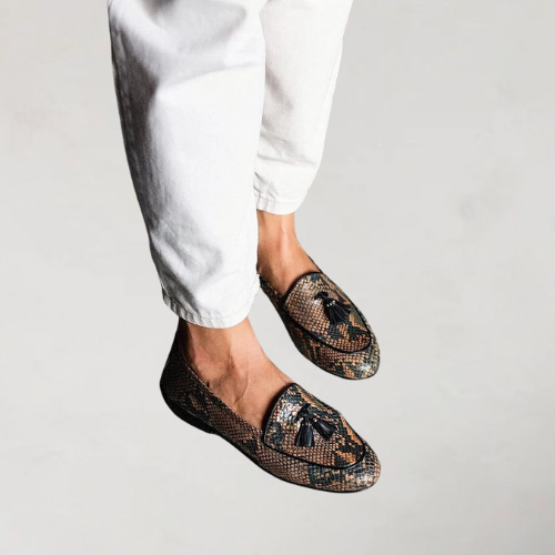 Amandelle - Mocassins élégants marron avec imprimé serpent