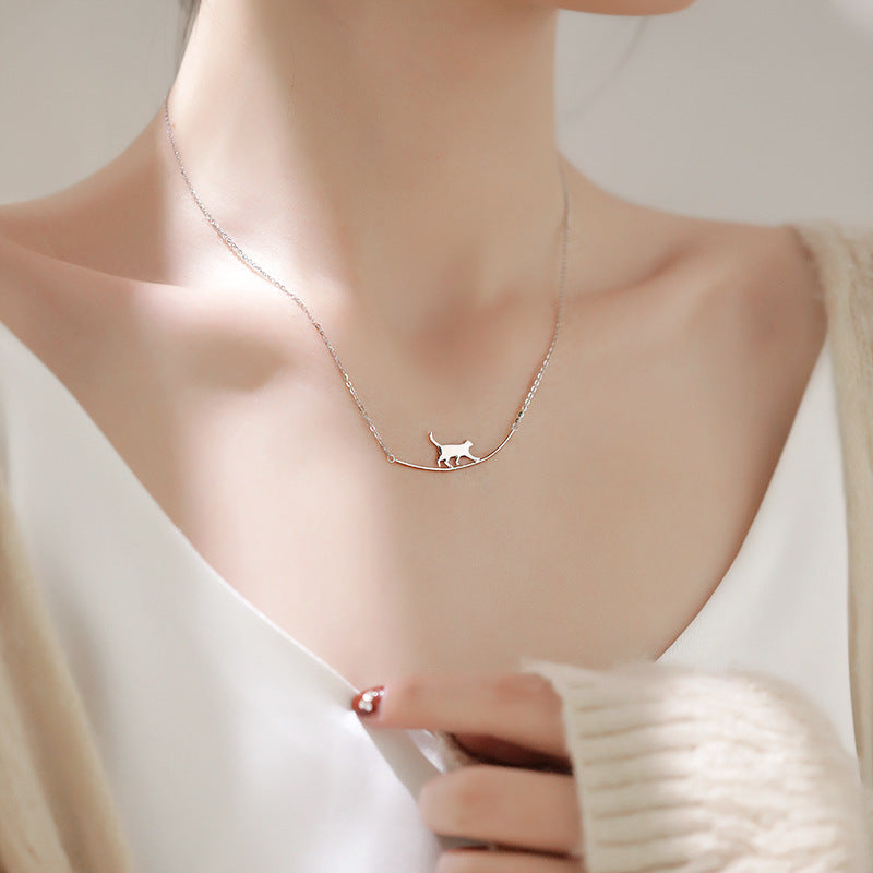 Grimpette – Collier en argent avec petit chat grimpant