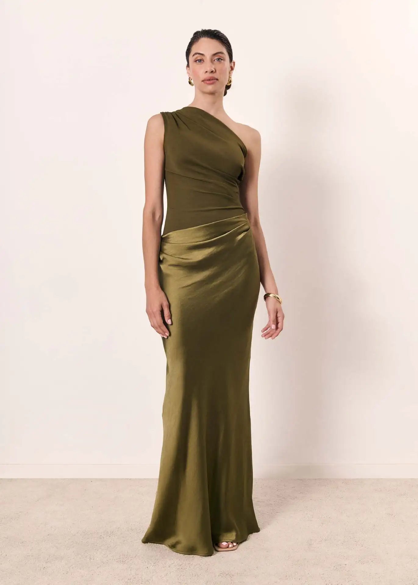 Magdeleine - Robe longue satinée asymétrique