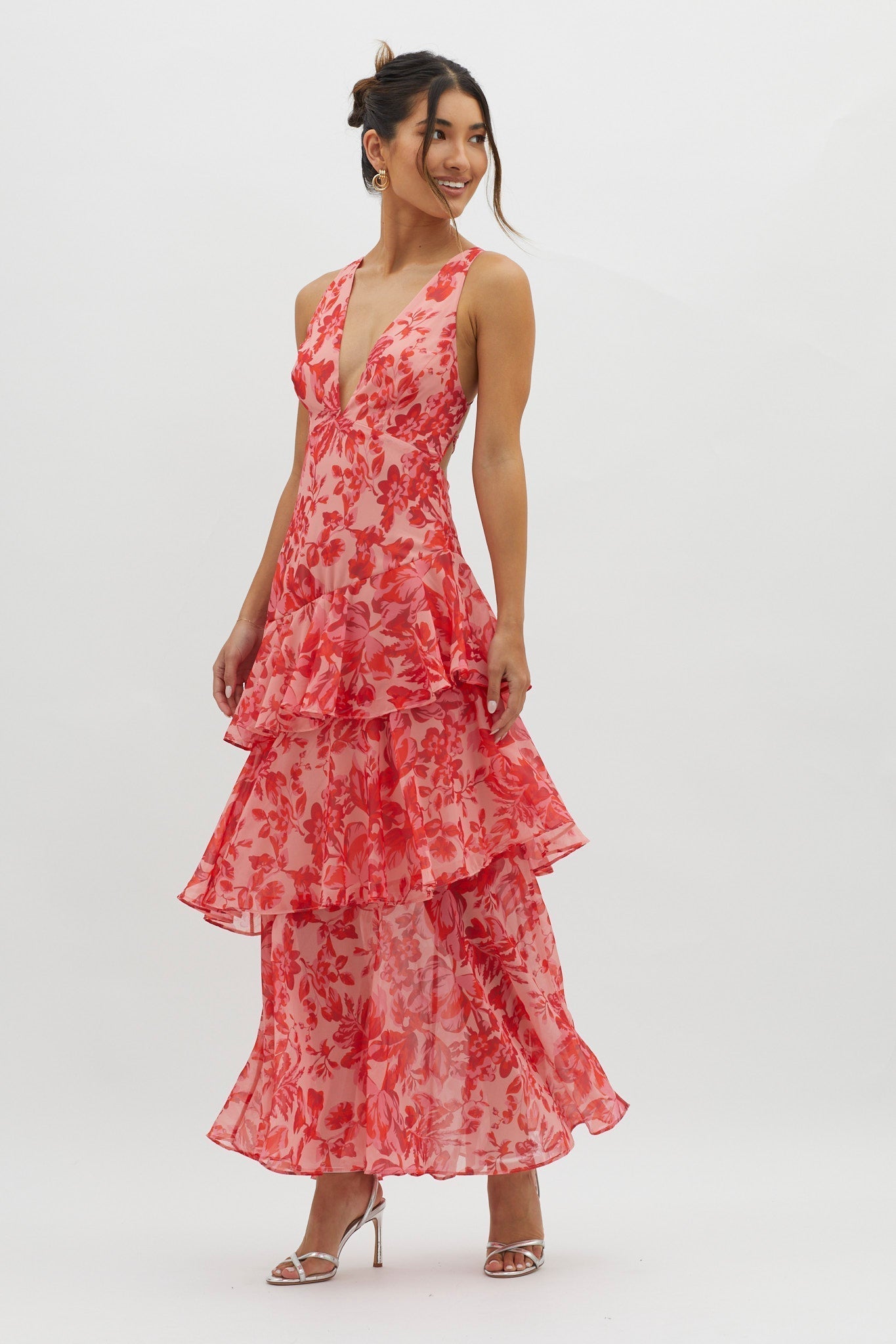 Assia – Robe midi à volants et dos noué