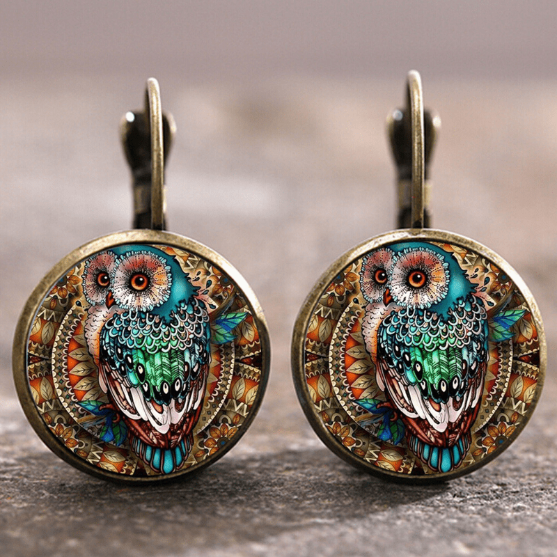 Chouettia – Boucles d’oreilles rondes avec hiboux en cristal