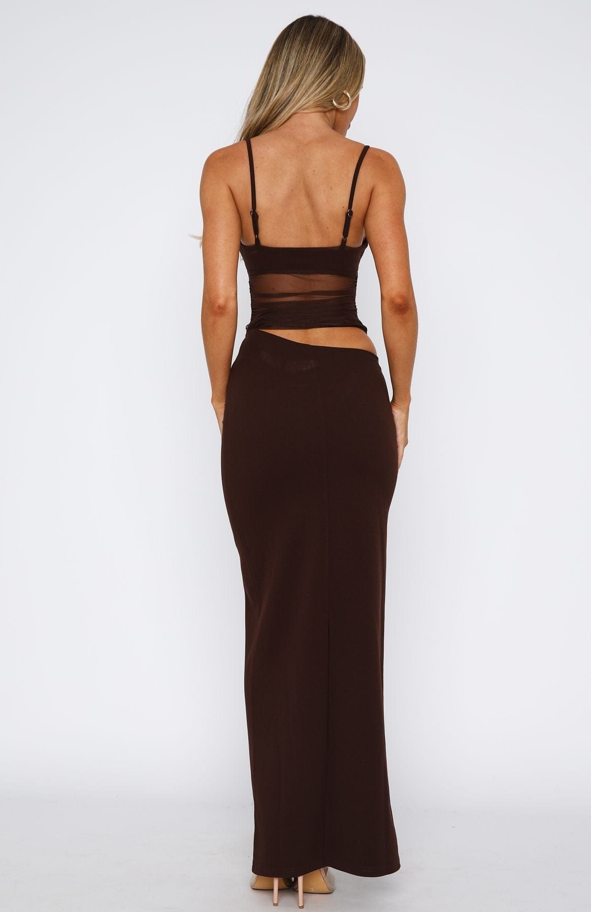 Adriana – Robe longue élégante à découpes
